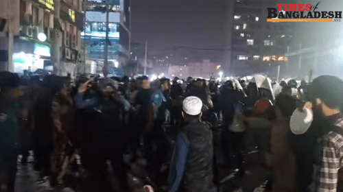 আইনশৃঙ্খলা বাহিনীর ধাওয়া-পাল্টাধাওয়া